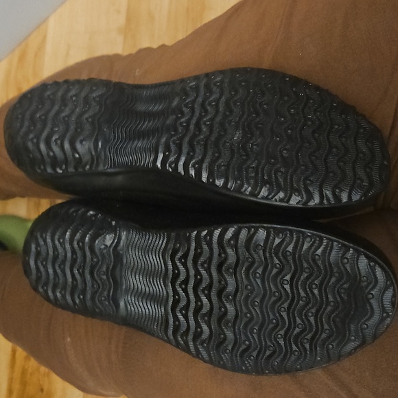 Bogs Women's Ankle Glitter Rain Boots, Black Waterproof Slip-On, Size - Picture 7 of 8